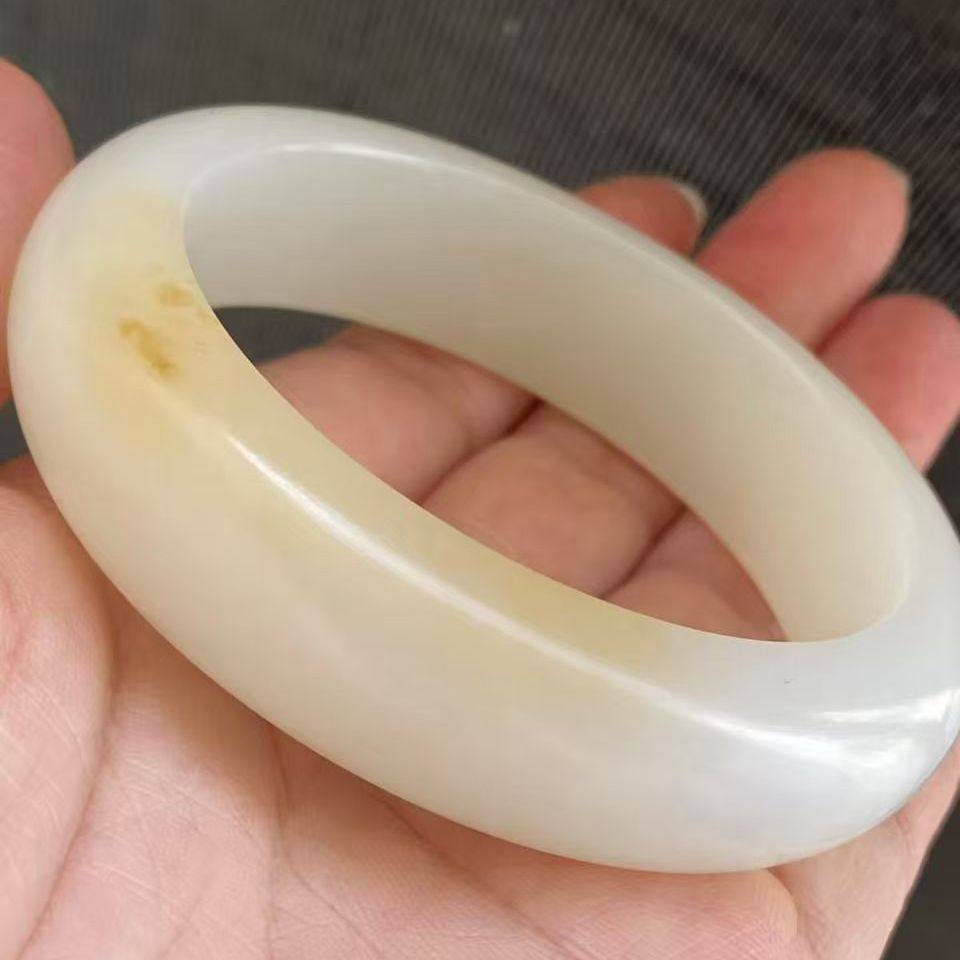 重磅推荐和田白玉且末料糖白手镯细腻油润密度高性价比高饱满典雅