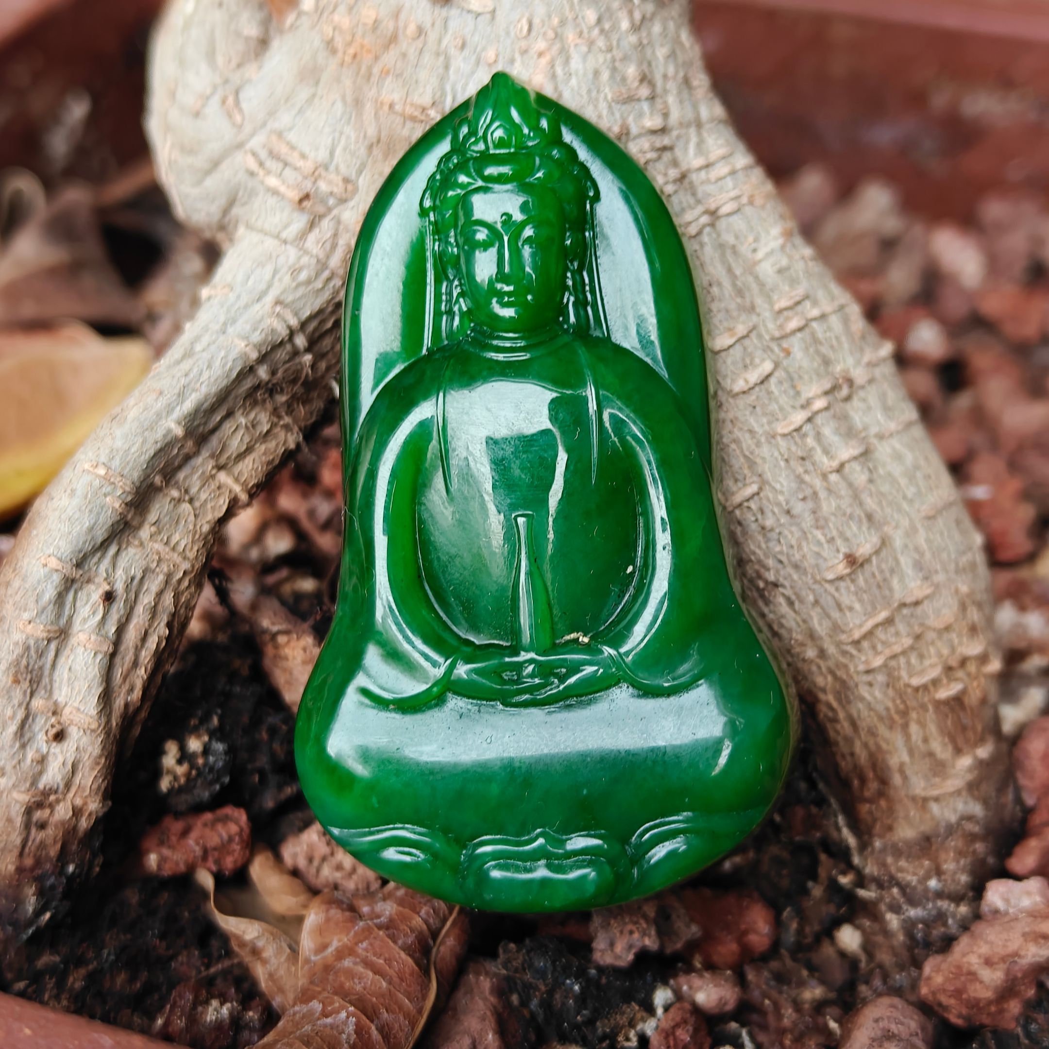 推荐和田碧玉俄料阳绿男士大尺寸观音吊坠色泽浓郁细腻高端大气