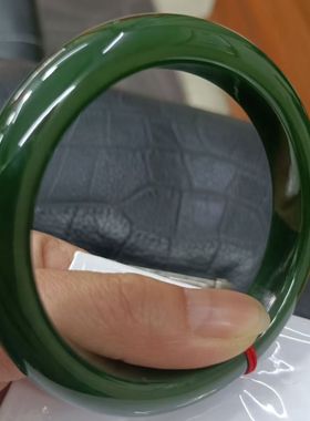 店主推荐俄罗斯碧玉菠菜绿平安镯色泽艳绿密度高油光四溢大方贵气
