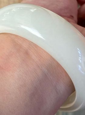 店主推荐和田白玉老俄料轮胎镯密度过灯温润细腻油性一流厚庄典雅