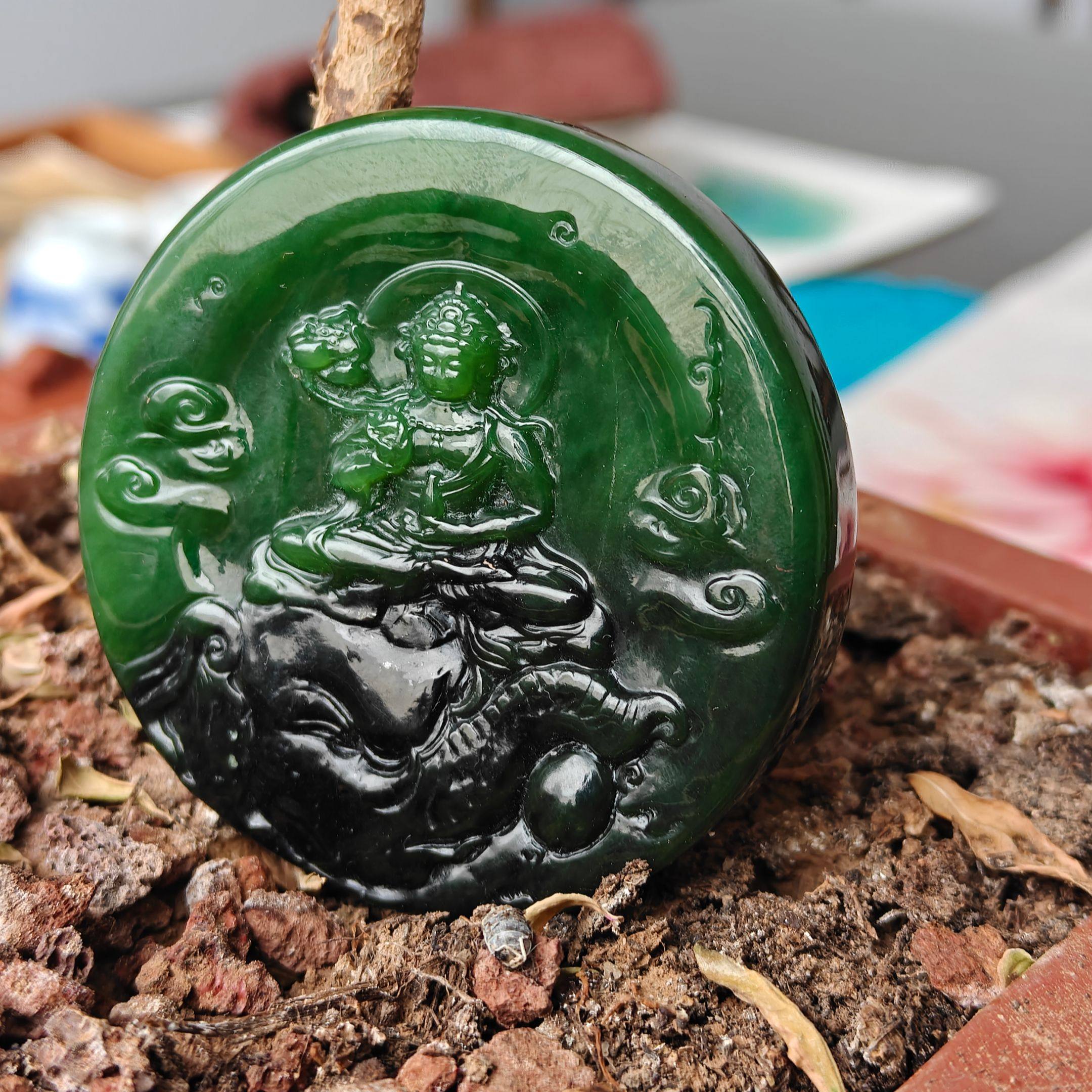 老店强烈推荐和田碧玉七号矿黑皮普贤菩萨圆牌吊坠细腻油润大气