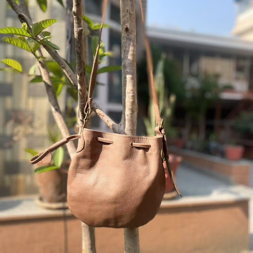 尼泊尔手工云朵包牦牛皮水牛皮复古百搭水洗小众设计斜挎单肩包