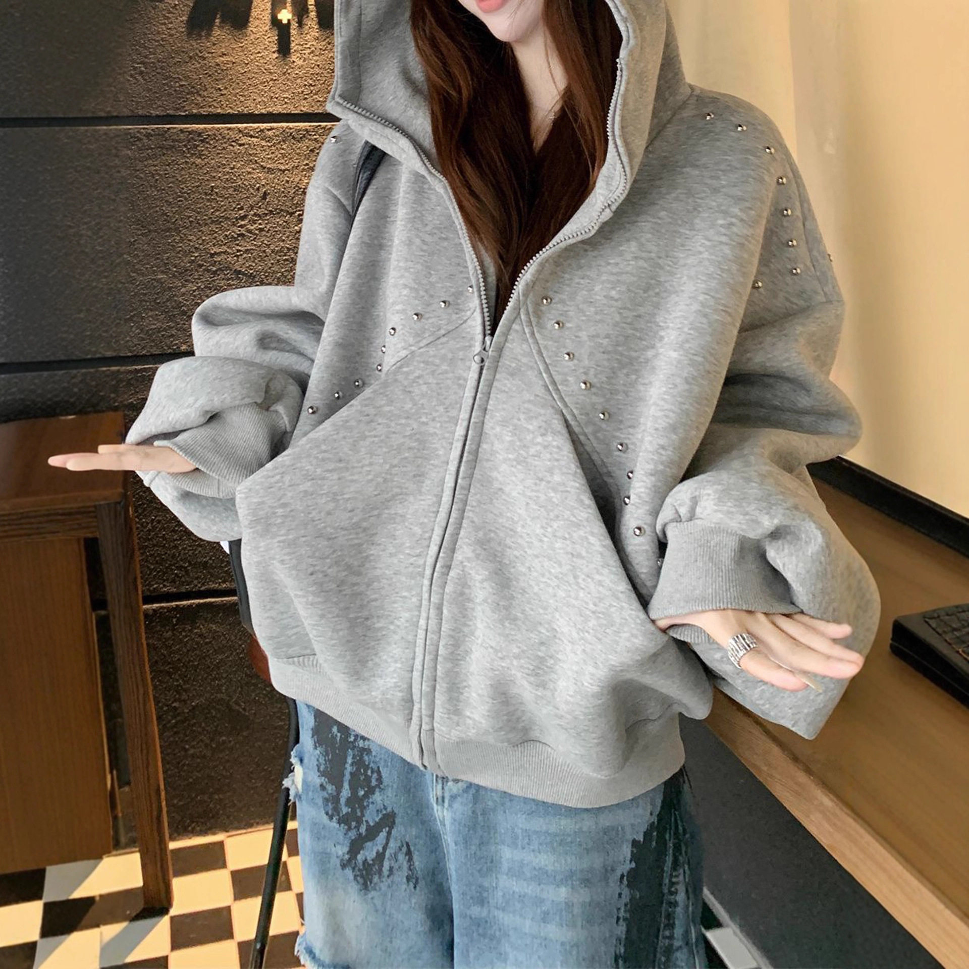 美式复古柳钉设计感连帽外套女早春新2026款宽松显瘦长袖开衫卫衣,运动服/休闲服装,运动茄克/外套,淘宝优惠券,粉丝福利购,淘宝优惠卷