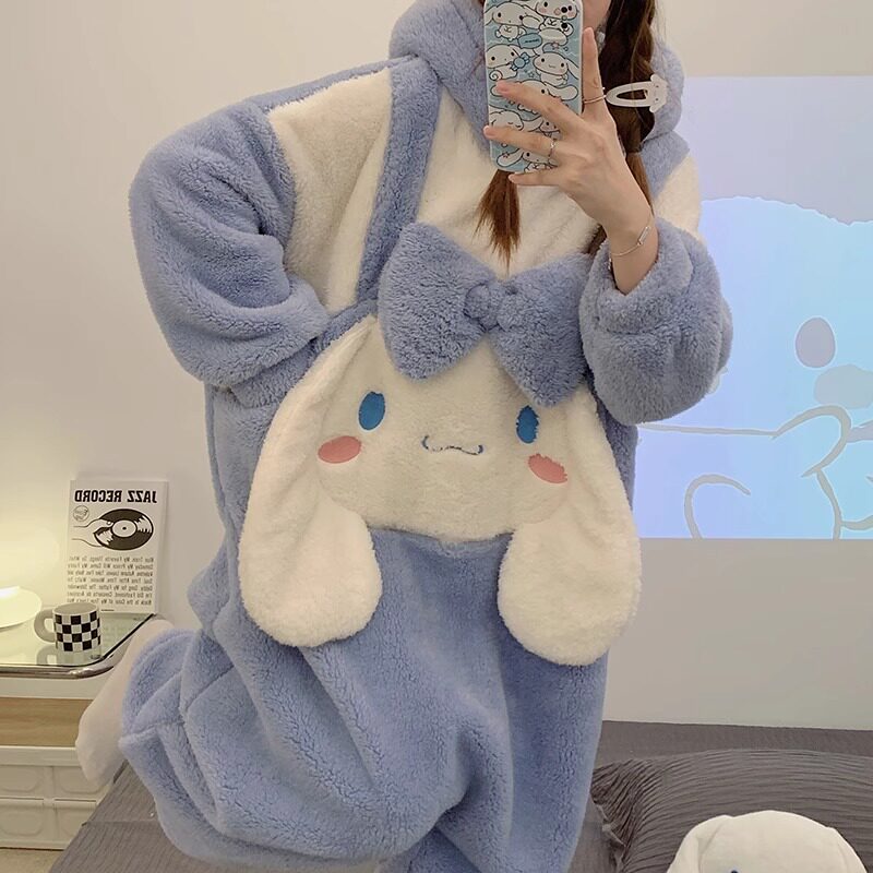 玉桂狗连体睡衣女冬季加绒加厚珊瑚绒卡通网红连帽保暖法兰绒