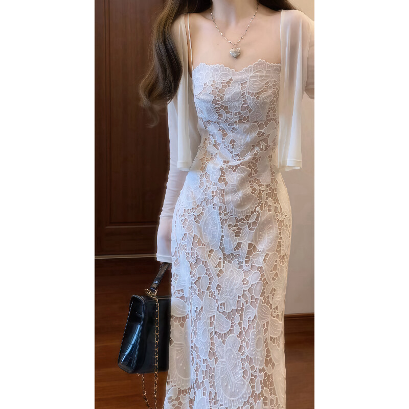 2026新款白色镂空蕾丝巴塞风情性感吊带收腰连衣裙气质夜店长裙子