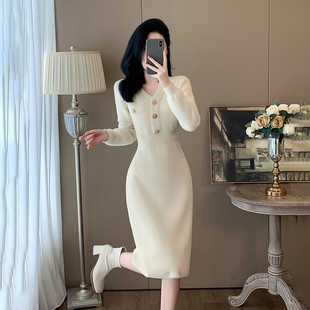 2026秋冬新款法式高级感粉色V领毛衣裙针织连衣裙女士长袖小香风