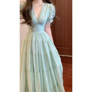 2026夏季新款法式泡泡袖绿色大摆型长裙度假大摆深V领时尚连衣裙