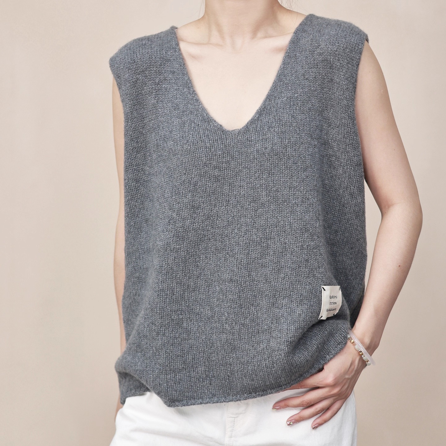 新款秋冬100纯山羊绒衫女V领无袖针织背心宽松百搭打底衫