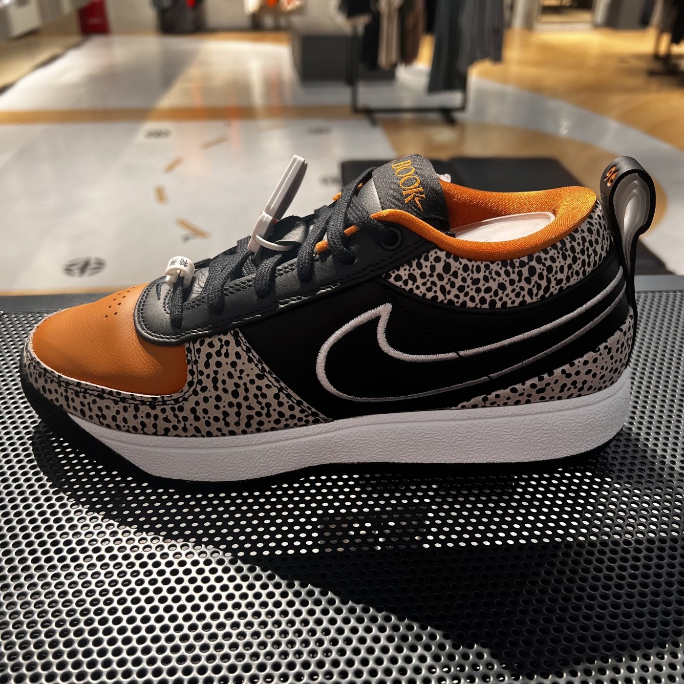 Nike耐克男子Book 1 EP德文&middot;布克缓震回弹运动篮球鞋 IO9703-001