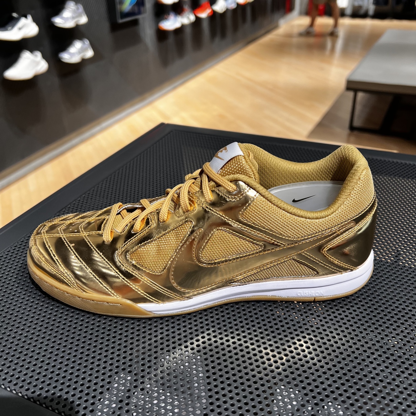 正品Nike耐克男鞋GATO LV8耐磨透气低帮运动休闲板鞋 IB3566-700