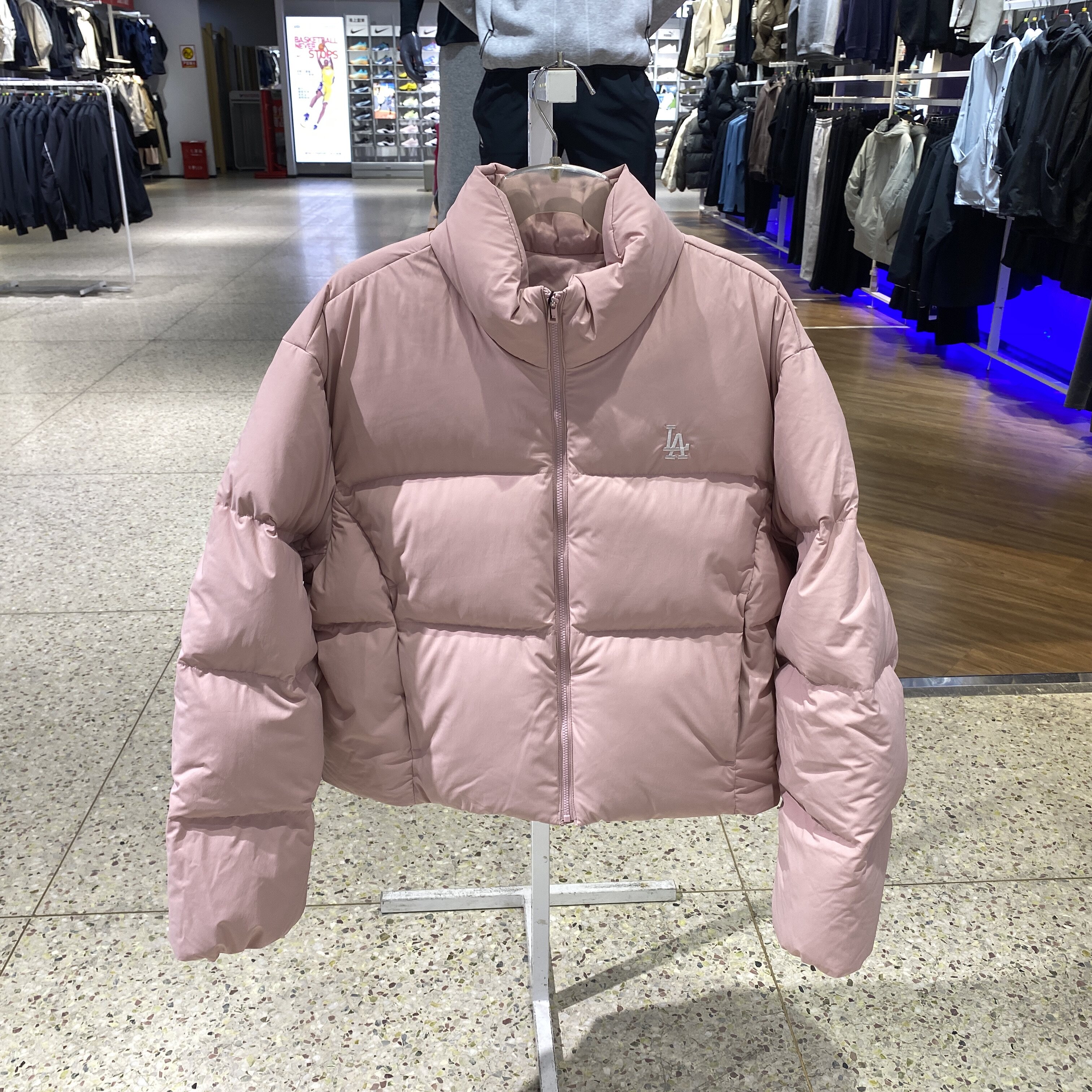 MLB羽绒服女款冬季新款保暖休闲加厚外套夹克3FDJB2166-07PKM