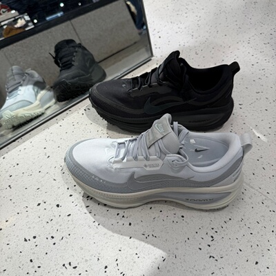 NIKE耐克男鞋VOMERO 18 GTX黑武士缓震防水耐磨跑步鞋 HQ7001-001