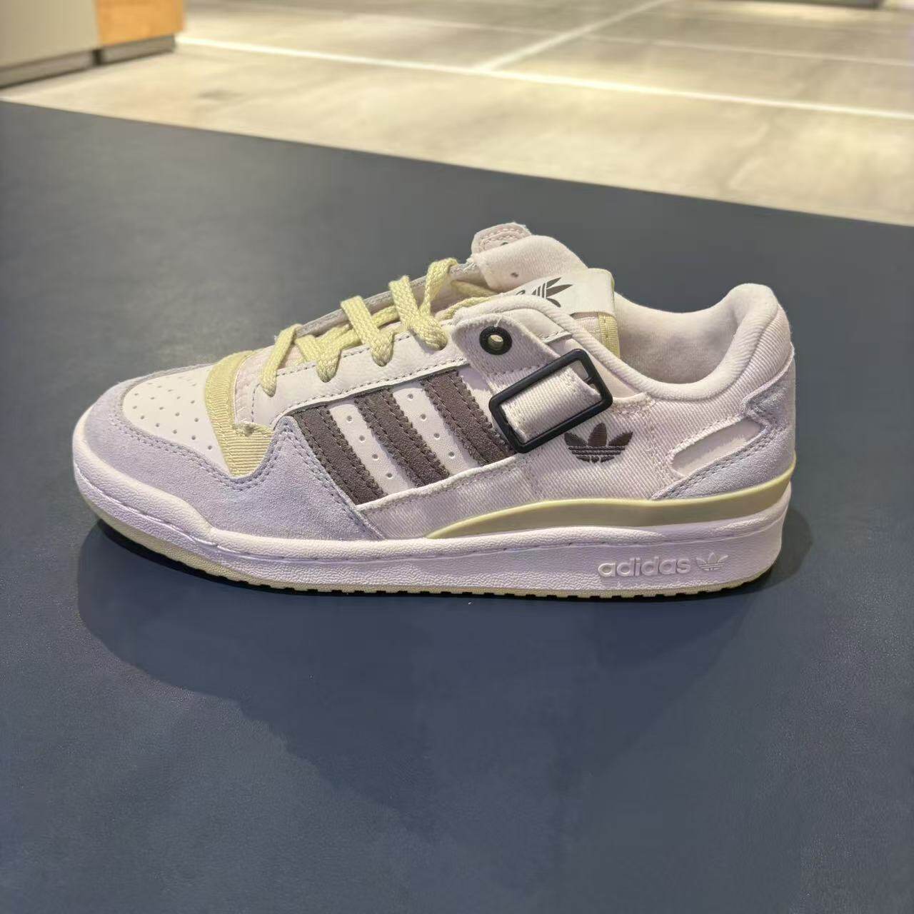 adidas阿迪达斯篮球风26冬季新款男女同款休闲舒适运动板鞋LA3805
