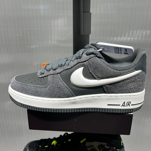 NIKE耐克男女AIR FORCE 1 '07 LV8运动休闲鞋IX7786-001