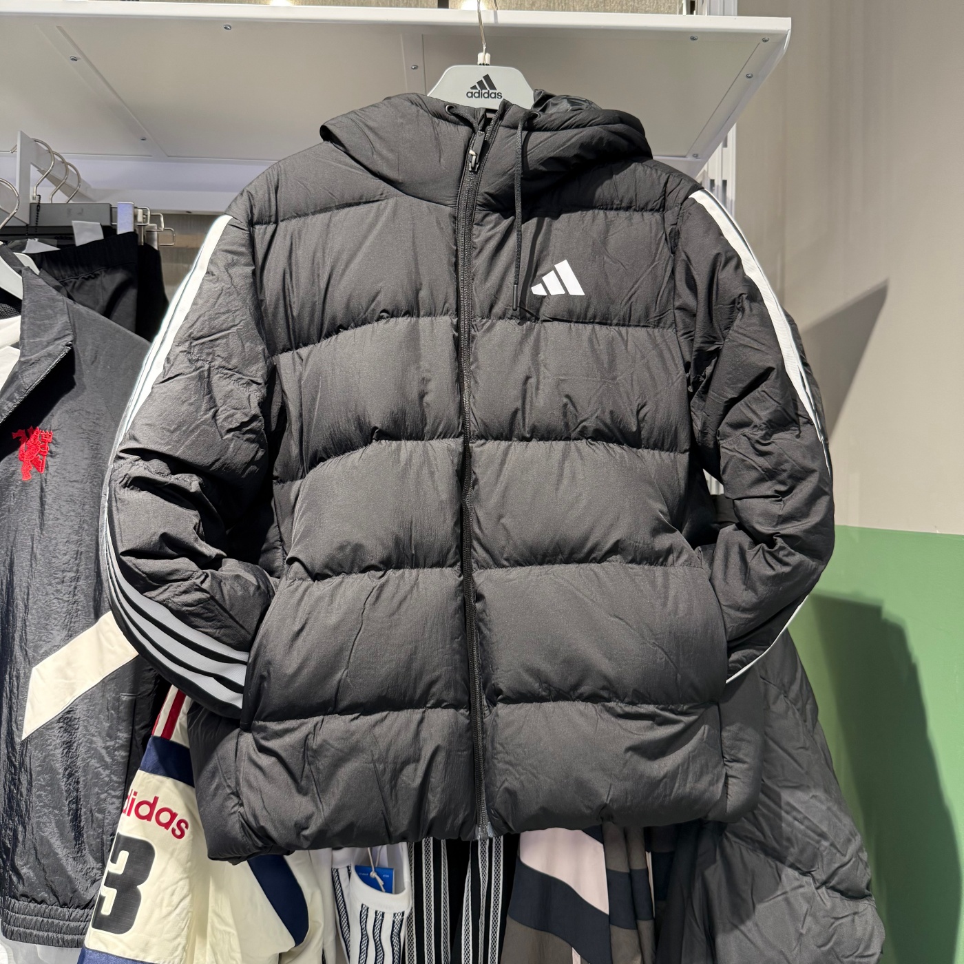 Adidas阿迪达斯男子连帽羽绒服外套25秋冬新款保暖防风夹克KH3987
