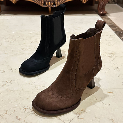 25新秋冬雕花圆头细跟套筒短靴