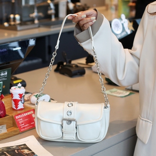 小众设计单肩复古圆环包时尚链条腋下包今年流行朋克风潮流机车包