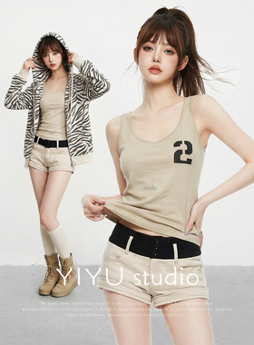 【伊予YiYu】美式辣妹卡其色数字印花吊带背心短裤外套女夏季套装