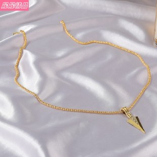 Vintage Metal neck ornaments Men's Triangle Pendant Necklace