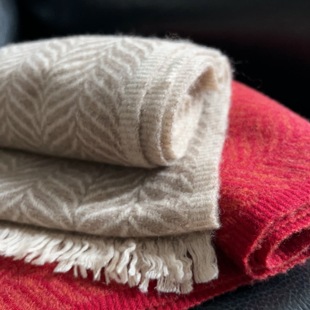 爱了！暖意融融，老钱风人字纹高级感山羊绒围巾秋冬长方型红色