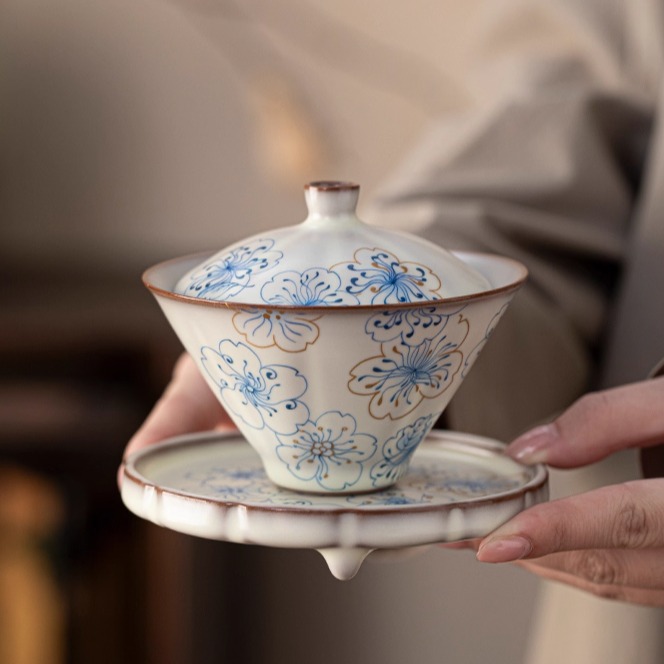 汝窑蓝桃花三才斗笠盖碗