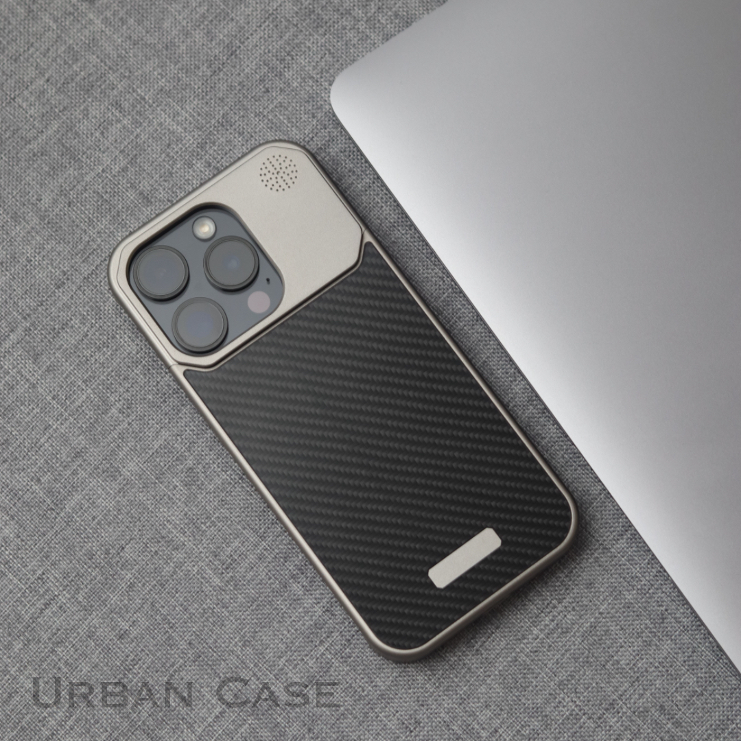 Urban Case 碳纤维香薰铝合金伸缩无边框适用于iPhone16promax磁吸手机壳防摔商务风苹果15promax保护套个性