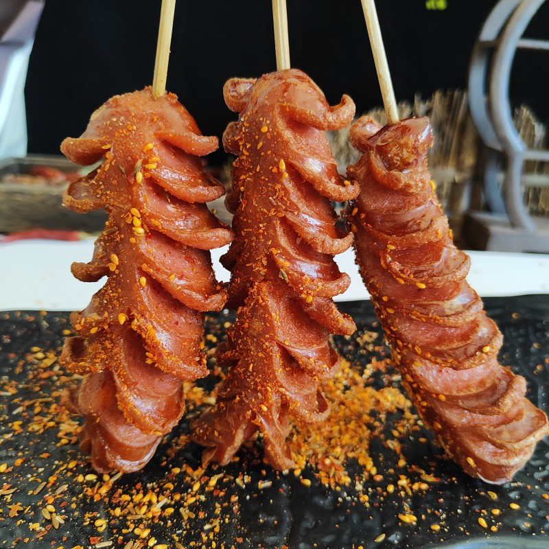 东北地摊炸红肠街边摆摊开花淀粉肠大煎饼果子烤冷面夹烤香肠商用