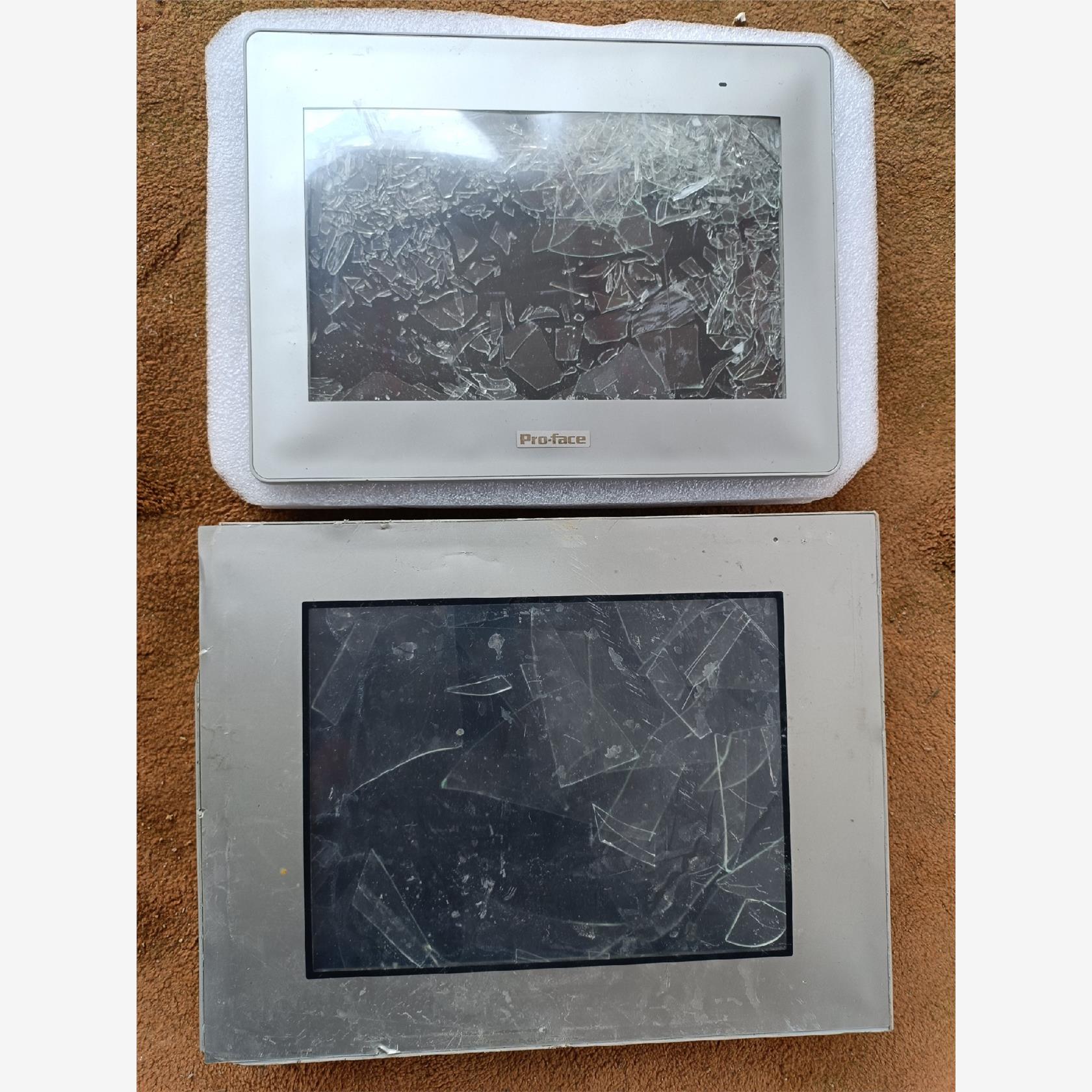 Pro-Face触摸屏 GP-4501TW(外壳局部碰到)