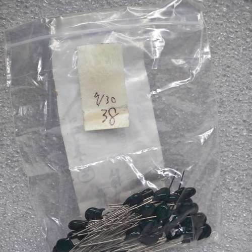 TNR5V390K TND05V-390KB00AAA0 黑