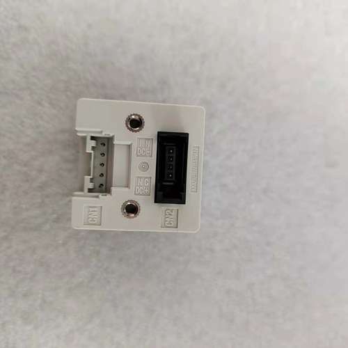 压力传感器PSE304，日本，白色外壳，带LC