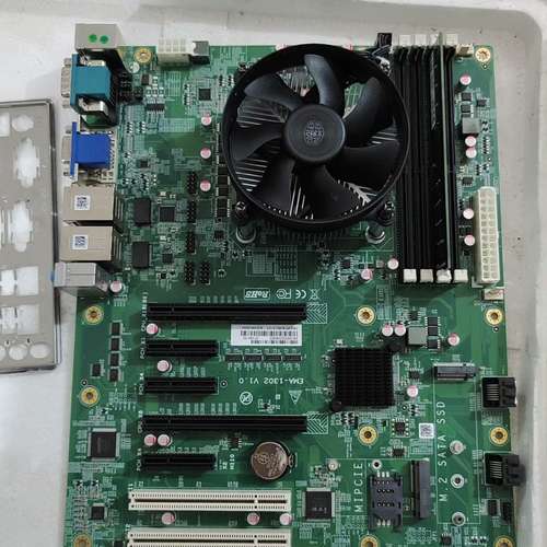 工控主机EMA-1302  V1.0主板，CPUi7-870