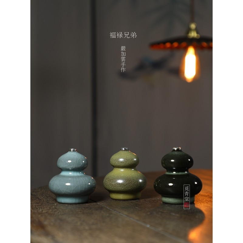 名家中式风包银小花插台面葫芦