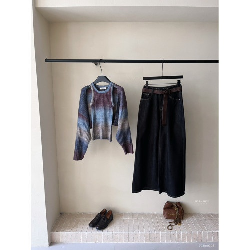 秋上新秋独特新款穿搭渐变氛围感两件套针织开衫+小衫套装(QK7039
