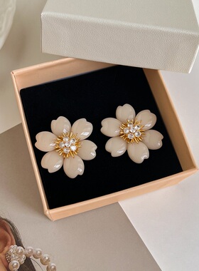 LJW 法式复古度假白色花朵立体镶嵌锆石耳钉小众设计轻奢高级耳环
