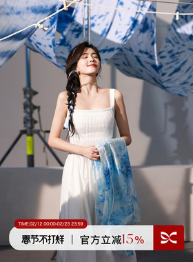 【白鹿同款】squarecircle方圆白色风琴褶后背镂空吊带度假连衣裙