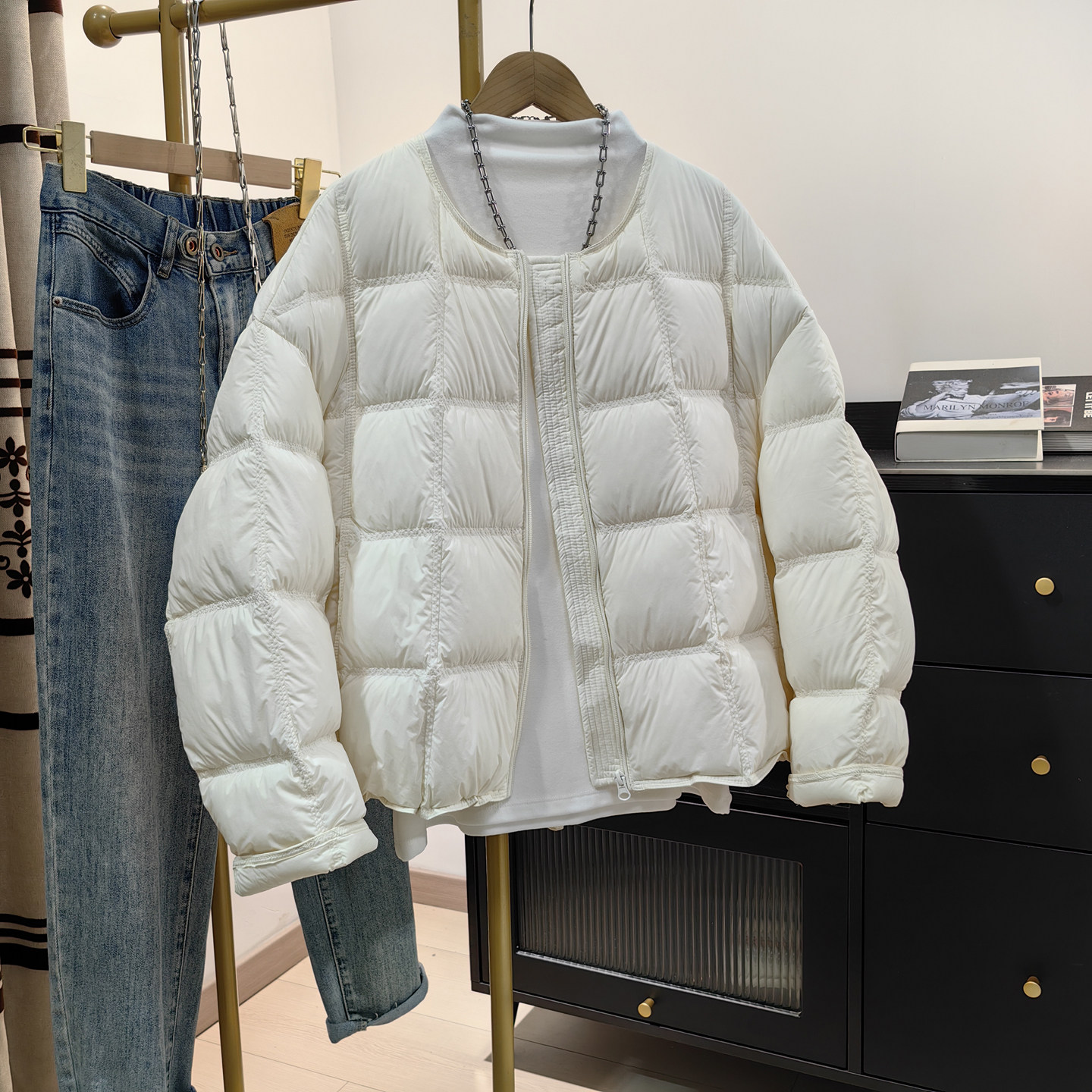 2025超火短款轻薄羽绒服女圆领方格龟背高级感时尚面包服保暖外套,女装/女士精品,羽绒服,淘宝优惠券,粉丝福利购,淘宝优惠卷