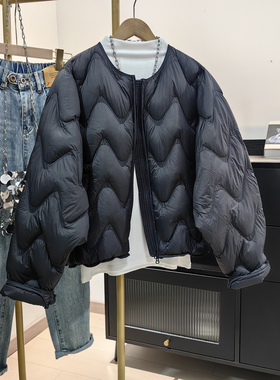 黑色无领蝙蝠袖羽绒服设计感时尚小众冬季新款波浪纹面包服外套潮