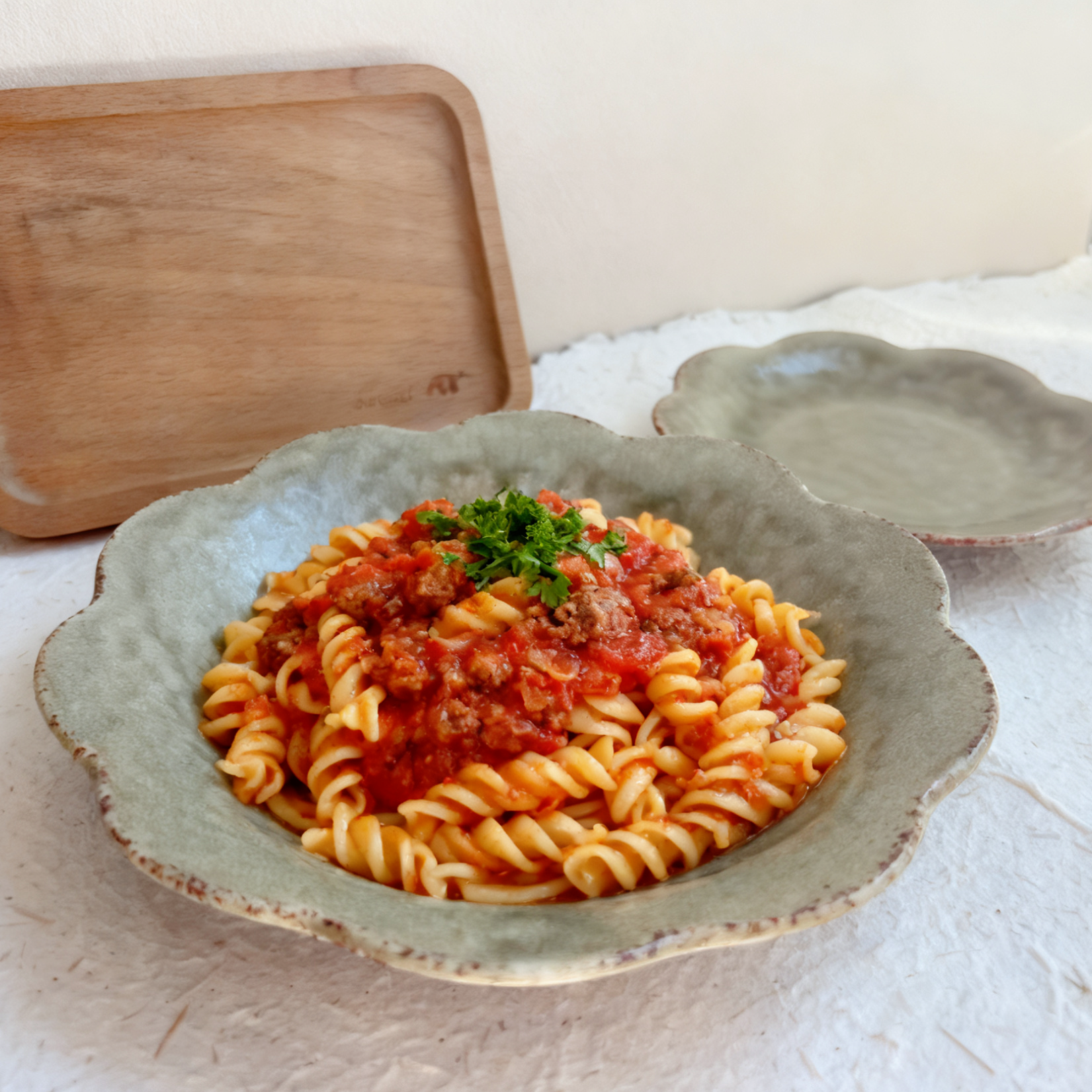 日本进口陶瓷餐盘轻奢复古大盘岭花系列花朵形盘子日式釉下彩创意