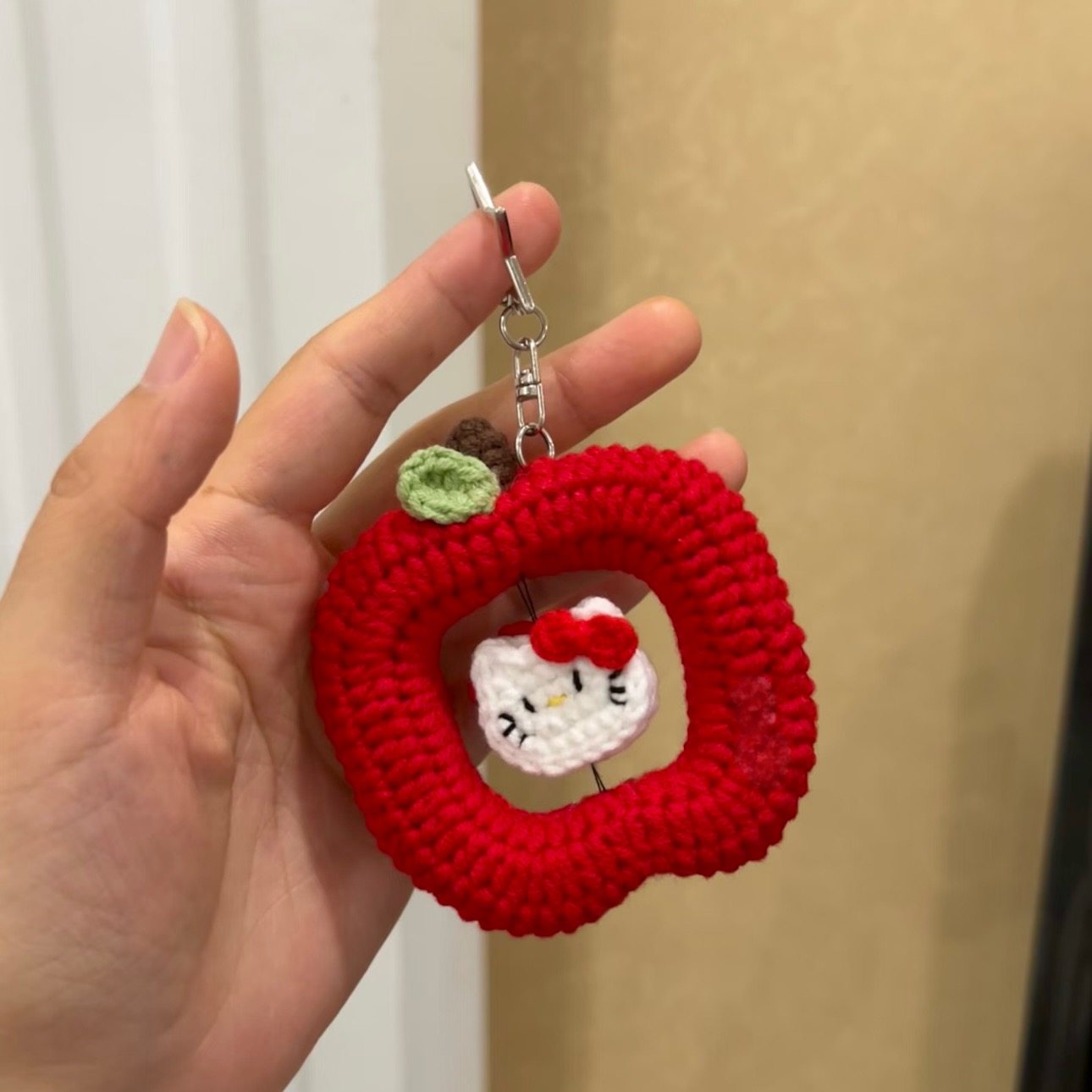 毛线diy手工编织毛线钩针可爱凯蒂猫苹果挂件钥匙扣材料包kitty,服饰配件/皮带/帽子/围巾,DIY编织材料包,淘宝优惠券,粉丝福利购,淘宝优惠卷