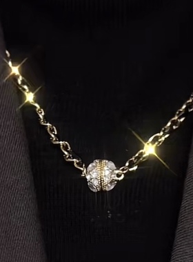 小香风高级感磁铁圆球皮革锁骨链2025年新款潮小众设计感项链配饰