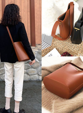 托特包包女包2026新款小包单肩斜挎宽带水桶复古ins大sangle细纹