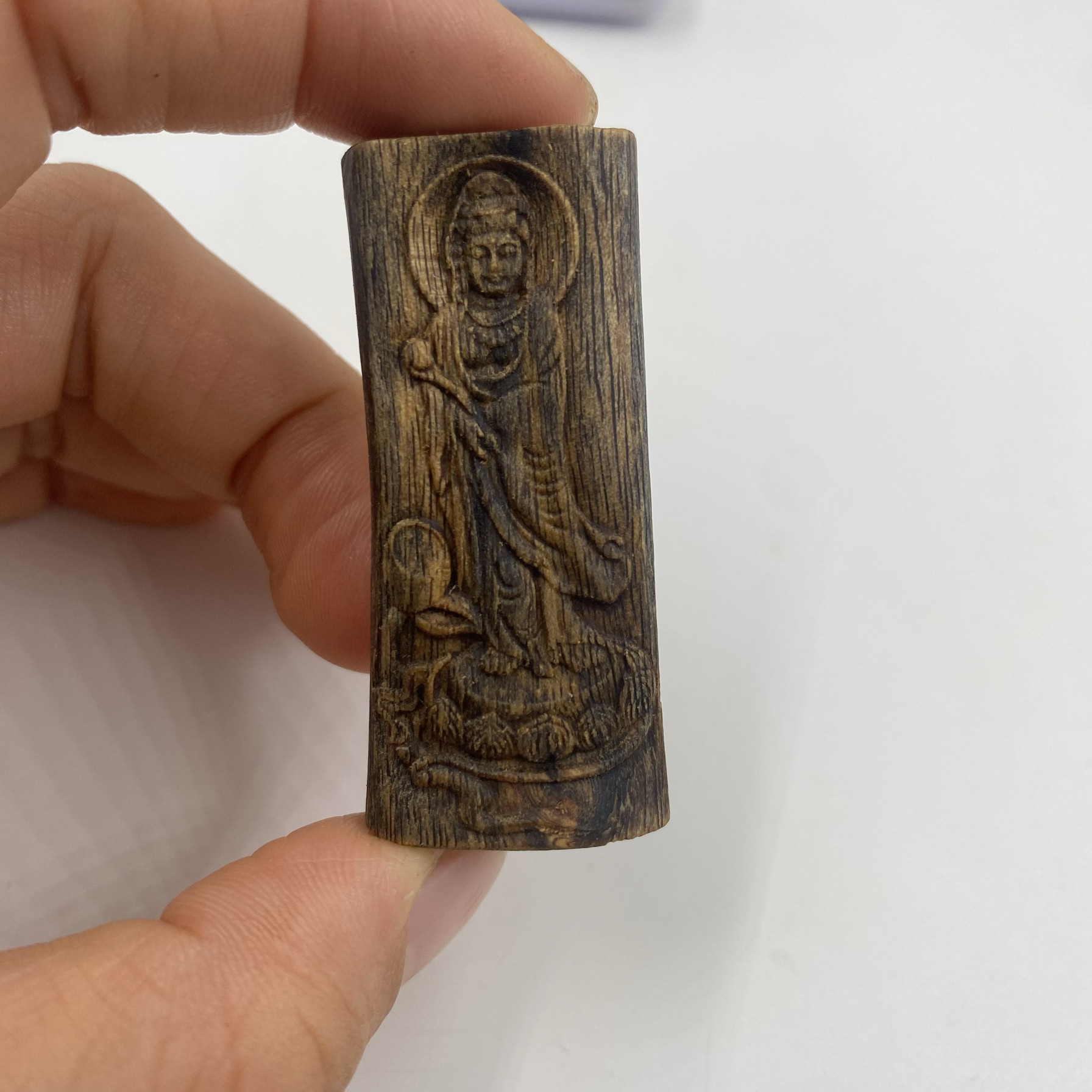 海南奇楠沉香雕刻吊坠