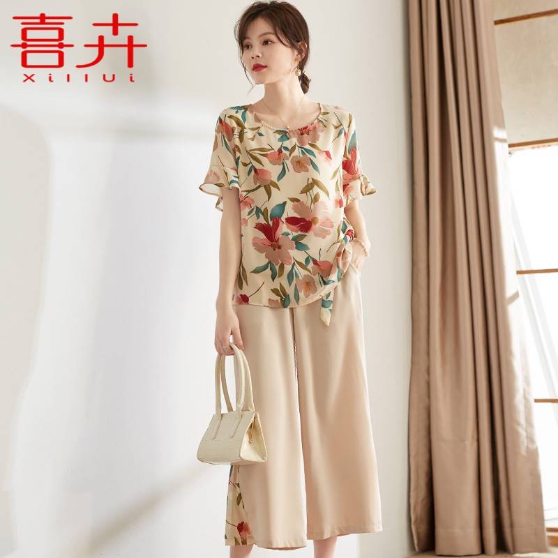 新品妈妈夏装洋气雪纺衫上衣2024新款中老年女装短袖碎花小衫套装
