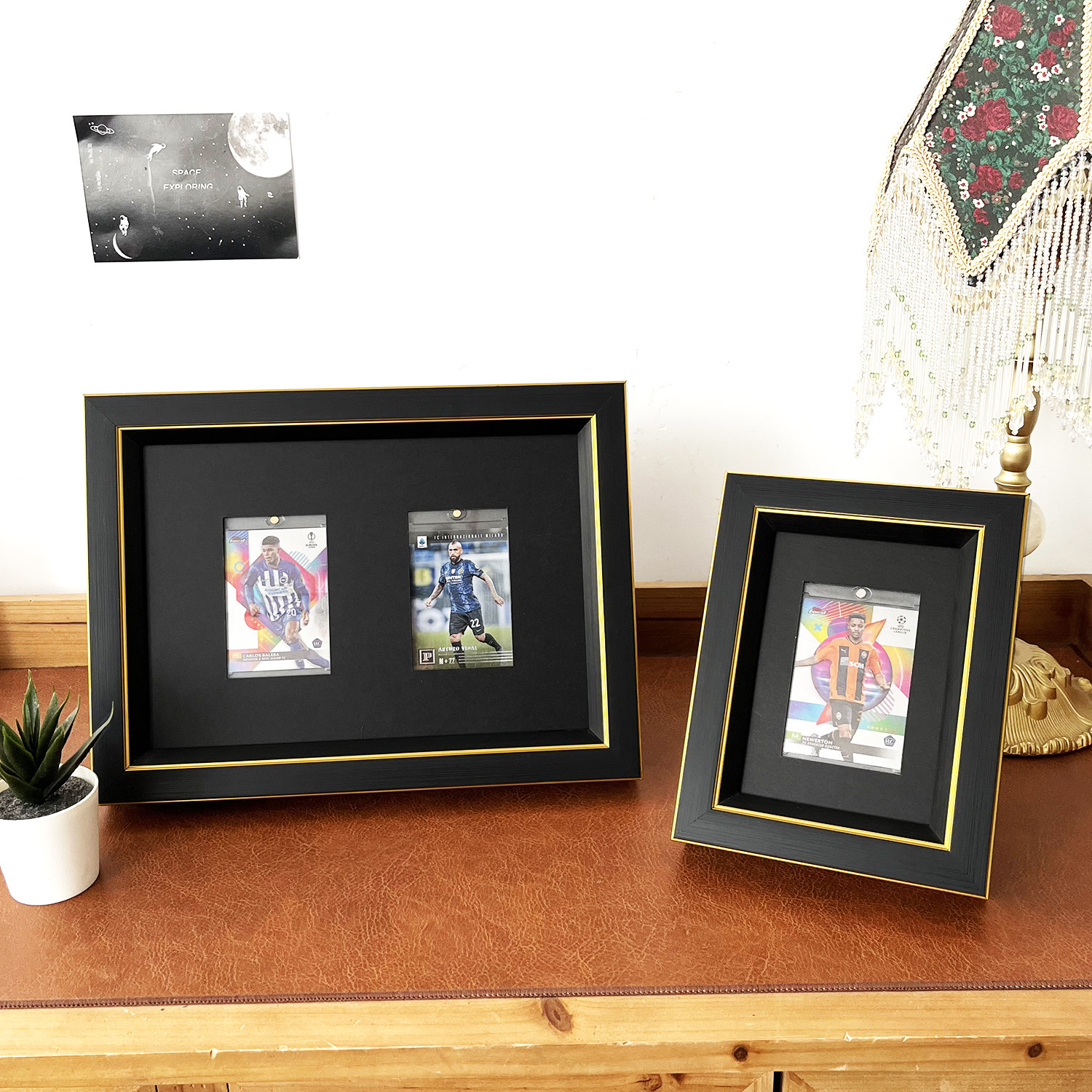 球星卡收纳展示架卡牌球星卡足球篮球卡砖挂墙展示收藏相框