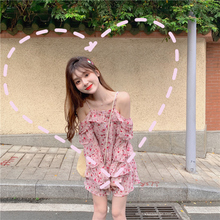 《 樱花少女》甜甜的少女香气 飘逸吊带露肩雪纺衫