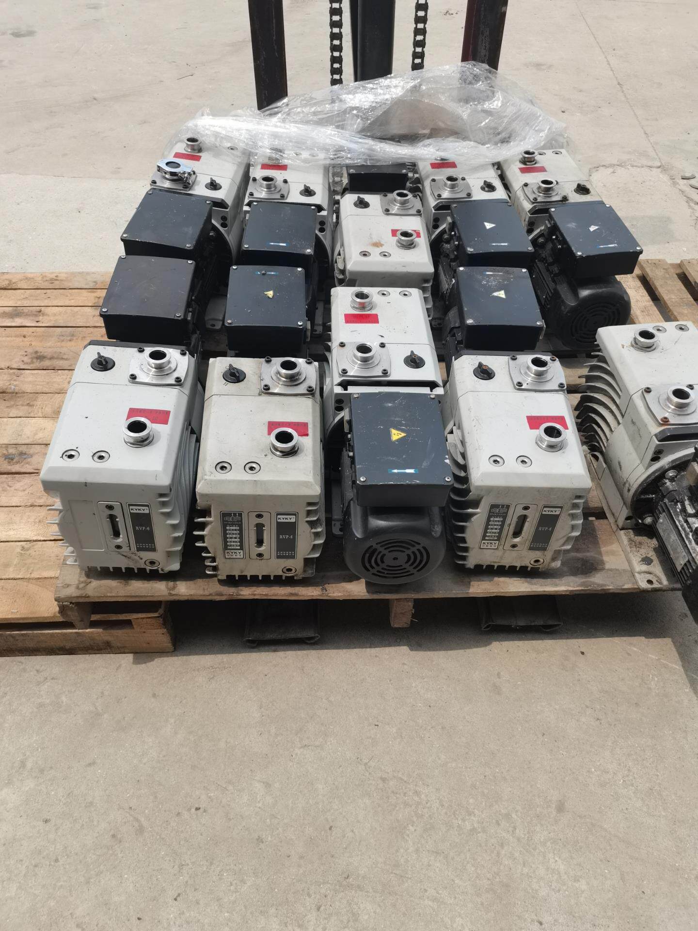 中科科仪真空泵rvp-6每小时24立方,每秒6升,电压220  议价