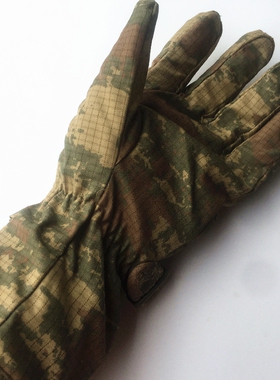 外贸迷彩冬双层加绒防泼水加长防风保暖狩猎骑行分指护手男款手套