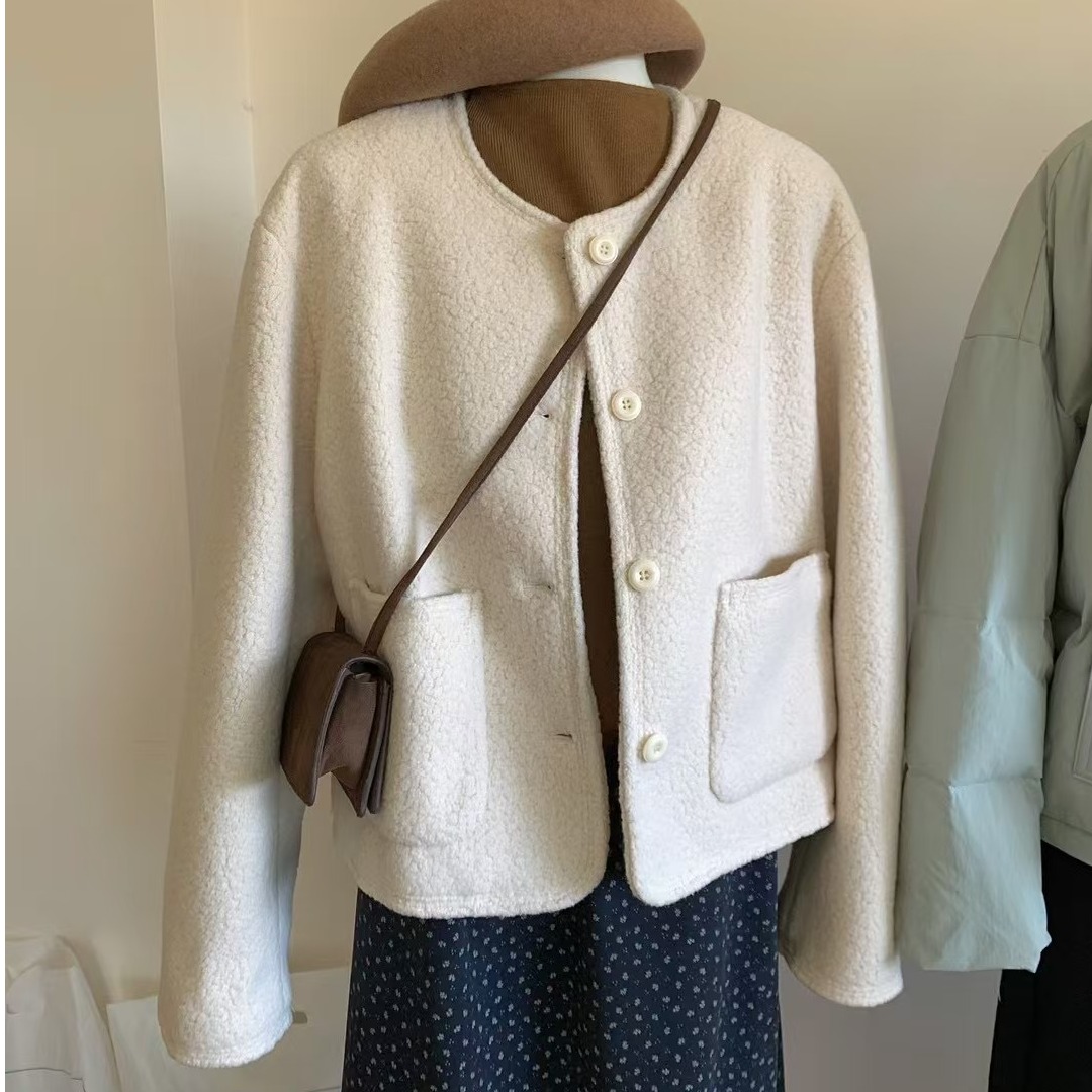 2025秋季新款云朵手感韩范单排扣外套