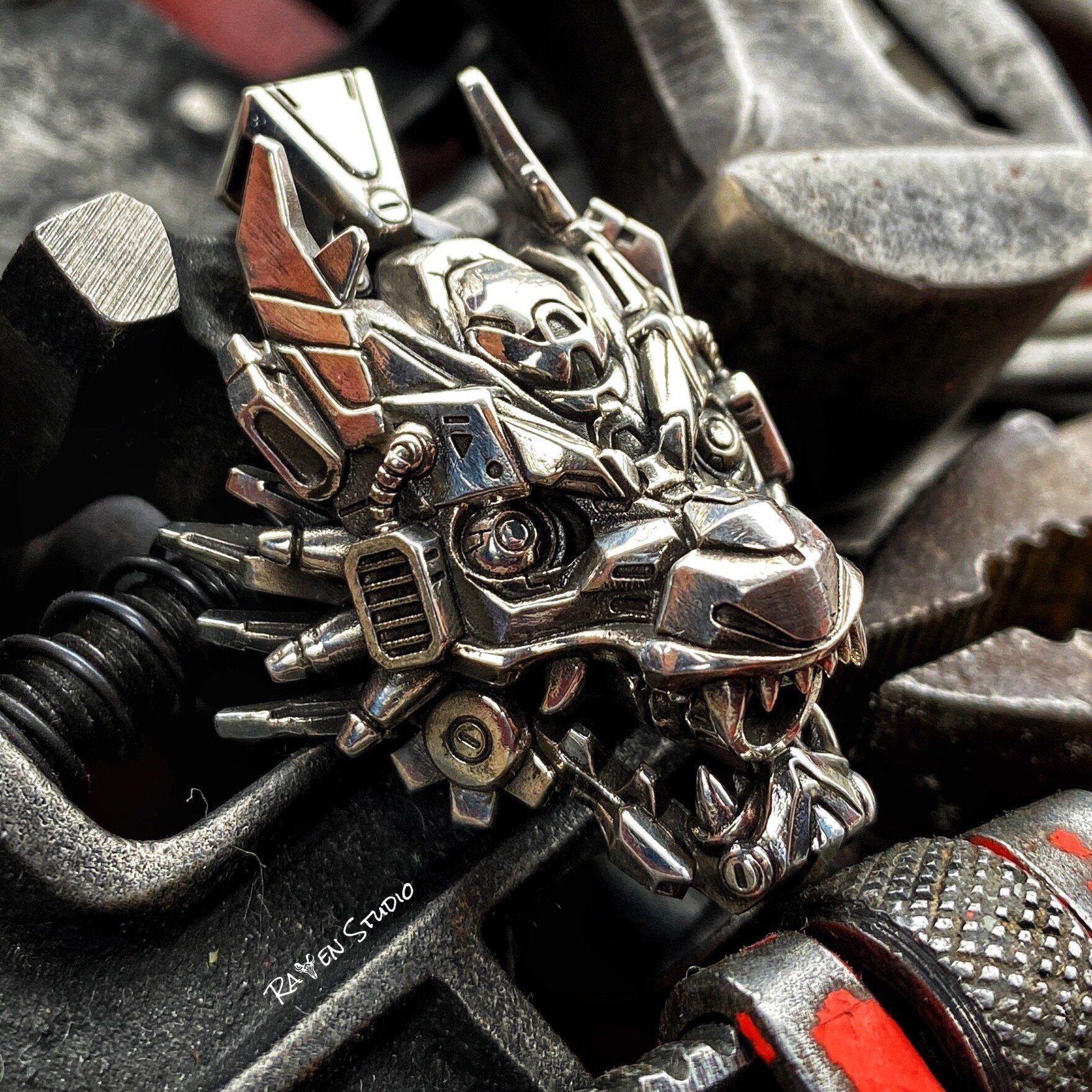 渡鸦原创机甲风925银龙年吊坠