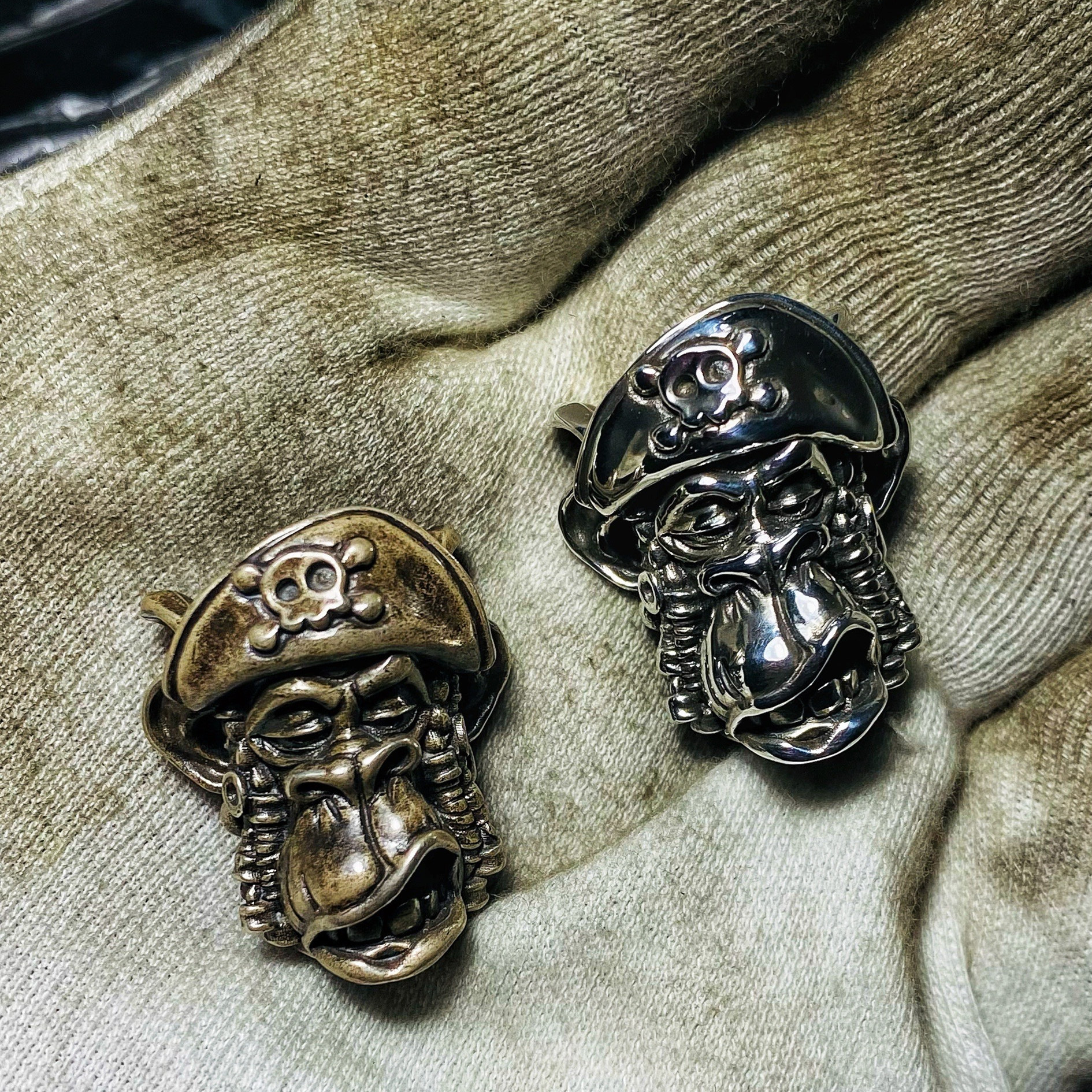 渡鸦原创手工猴子银吊坠EDC刀坠